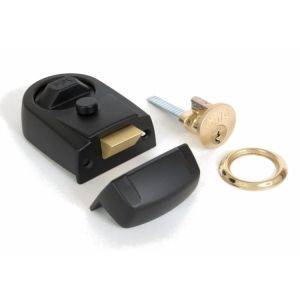 Yale Nightlatch Contemporary Design with a Black Case (Y3)